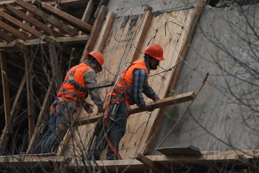 Producción de empresas constructoras cae 1.8% en abril: Inegi