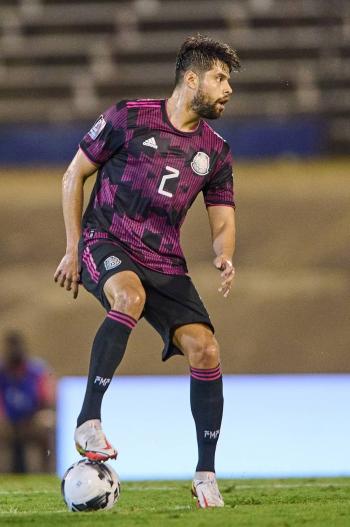 ¡Uno m&aacute;s al nido! Am&eacute;rica oficializa fichaje de N&eacute;stor Araujo