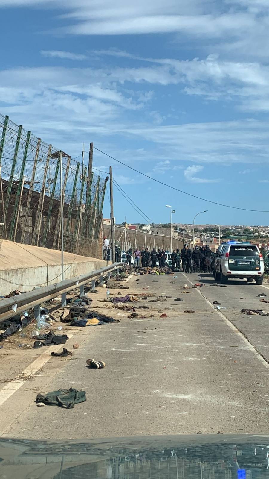 Van 23 migrantes fallecidos en el intento masivo de entrar por la fuerza a la ciudad de Melilla