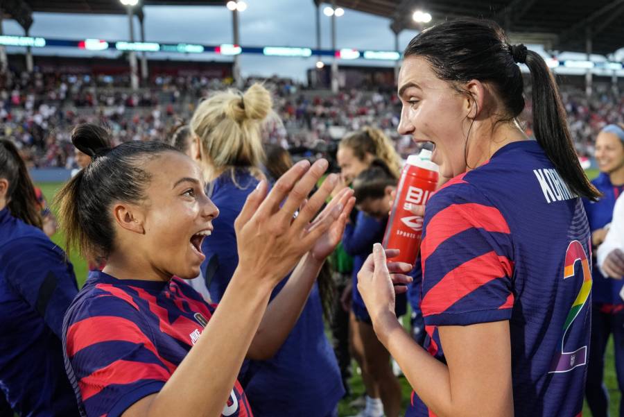 EU golea 3-0 a Colombia en amistoso partido de fútbol femenino