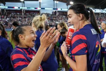EU golea 3-0 a Colombia en amistoso partido de f&uacute;tbol femenino