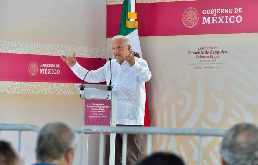 AMLO califica de cobardía ataques. a su hijo menor