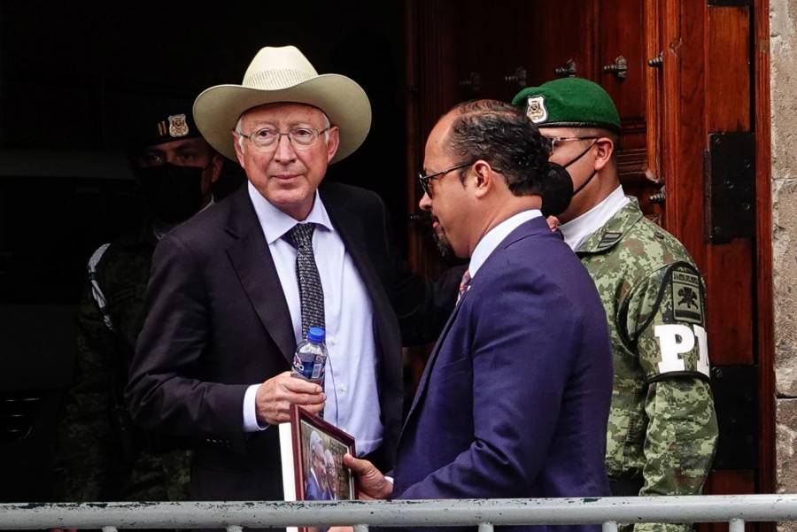 AMLO se reúne con embajador de Estados Unidos