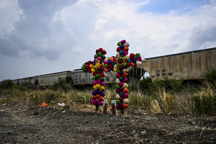México pagará repatriación de 22 migrantes hallados en tráiler en Texas: INM