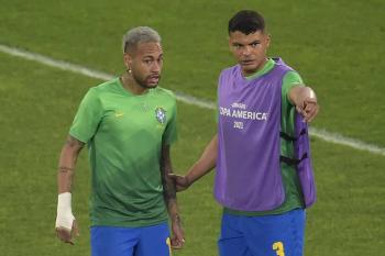 Thiago Silva espera que Neymar sea su compa&ntilde;ero en el Chelsea