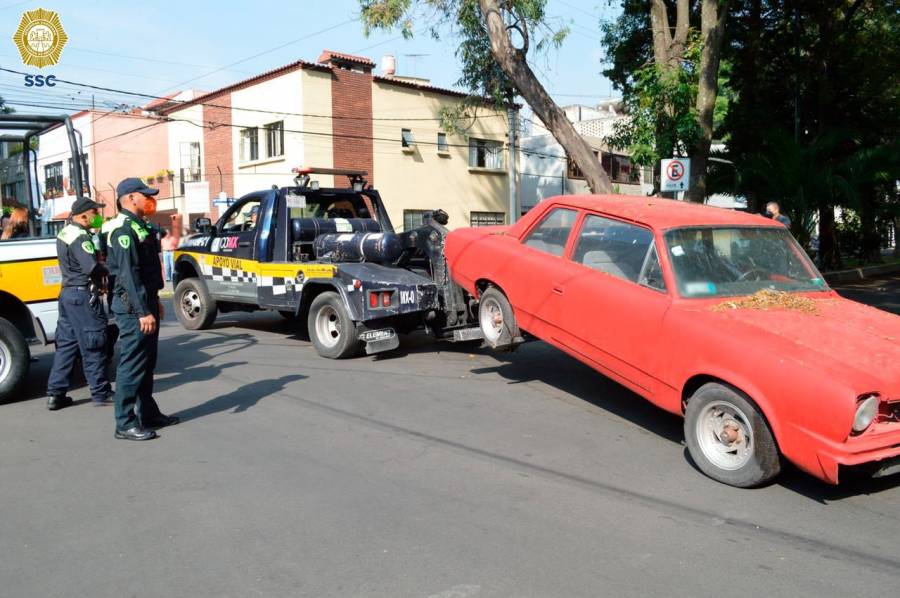 CDMX: Inicia en Coyoacán retiro de vehículos abandonados en vía pública
