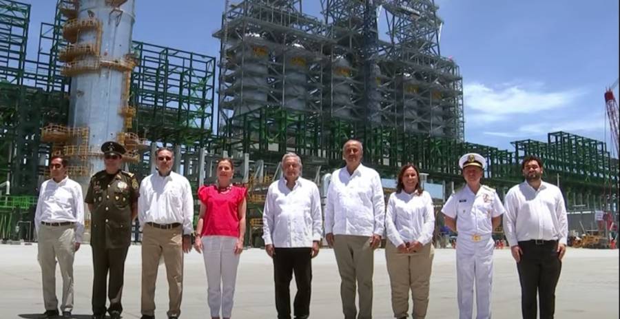 AMLO inaugura etapa de pruebas en la refinería de Dos Bocas