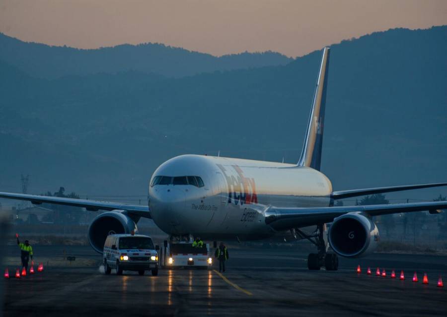 Reinician los vuelos comerciales en el Aeropuerto de Toluca