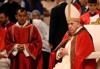 Debido a dolores de rodilla, el papa Francisco no podrá viajar a África
