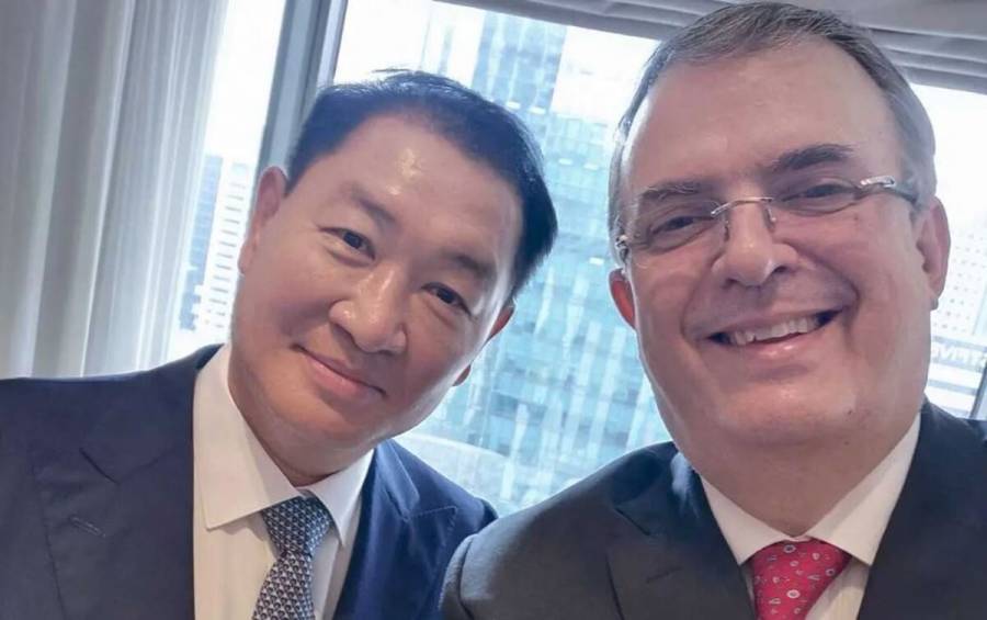 Marcelo Ebrard anuncia inversión millonaria de Samsung en México