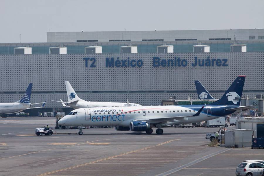 Avión de Aeroméxico regresa al AICM tras ser impactado por un rayo