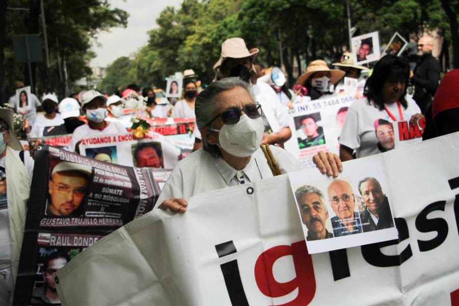 Se suman familiares de los desaparecidos a marcha de la iglesia