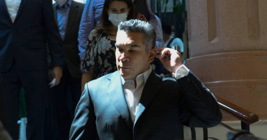 Algunos gobernadores del PRI exigen renuncia de “Alito”