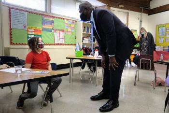 Nuevas medidas en control de armas en Escuelas de Charlotte