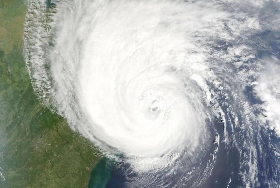 Darby se intensifica a hurac&aacute;n categor&iacute;a 3, pero lejos de M&eacute;xico