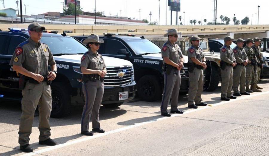 Greg Abbott anuncia primeros arrestos de migrantes en Texas