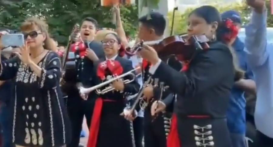 Hotel tres estrellas y mariachi en visita de AMLO a Washington