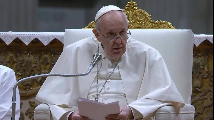 Papa Francisco nombra a tres mujeres en departamento clave para la selecci&oacute;n de los obispos