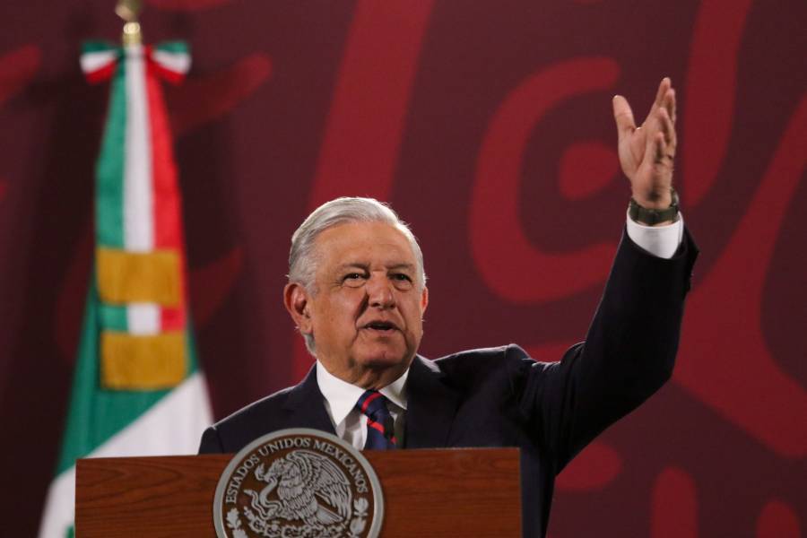 AMLO escribirá libro sobre pensamiento conservador