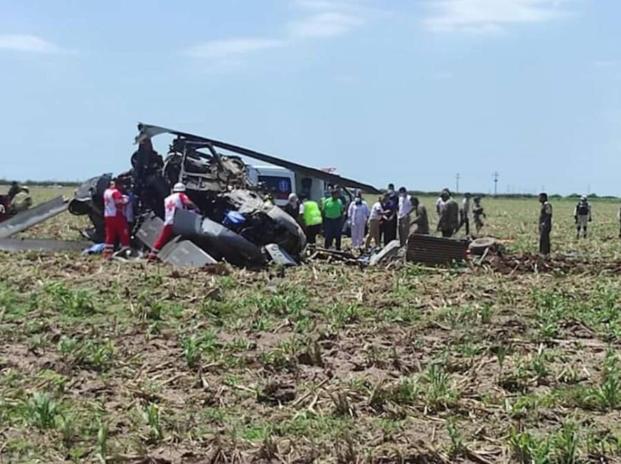 Helicóptero de la Marina se desploma en Sinaloa; reportan muertos