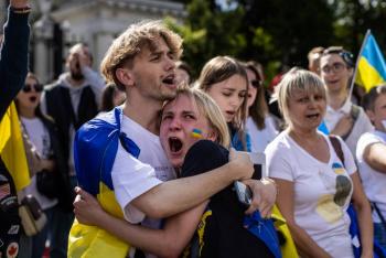 Autoridades ucranianas recuperan m&aacute;s de mil 300 cuerpos en Kiev