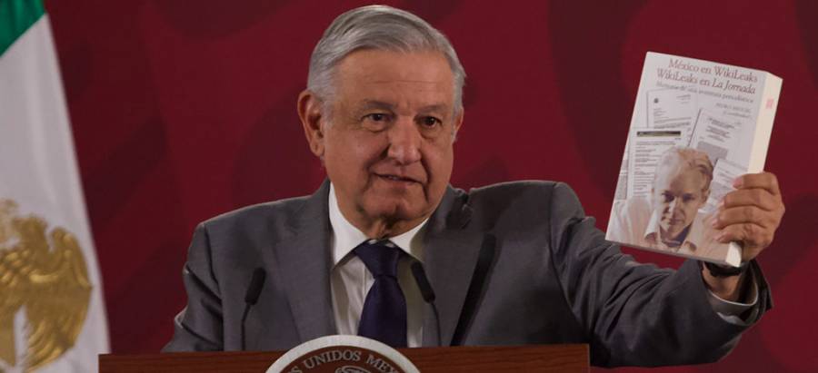 AMLO entregó carta a Biden para interceder por Assange