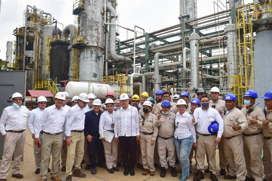 Fortalecer plantas de fertilizantes beneficiará a 2 millones de productores, pequeños propietarios y ejidatarios: AMLO