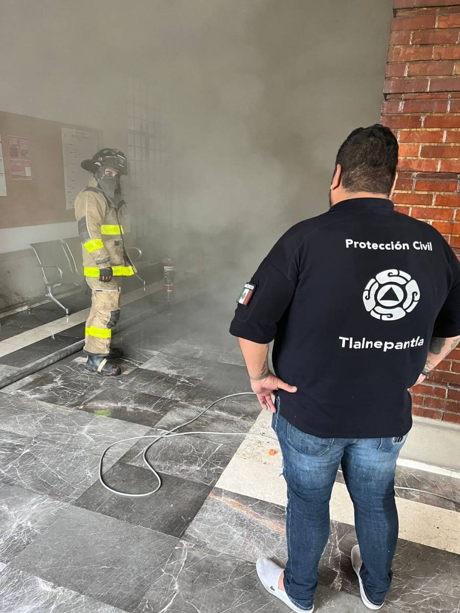 Se registra incendio en oficinas de Presidencia de Tlalnepantla