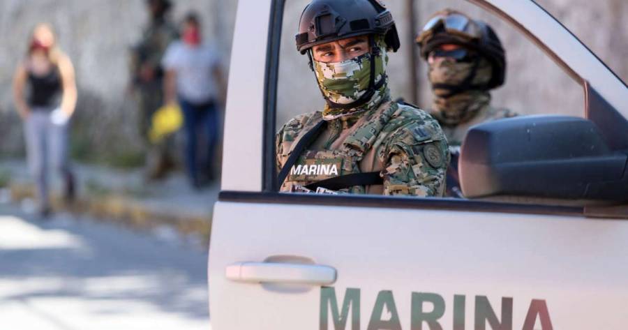 Mil 500 marinos resguardan el AICM
