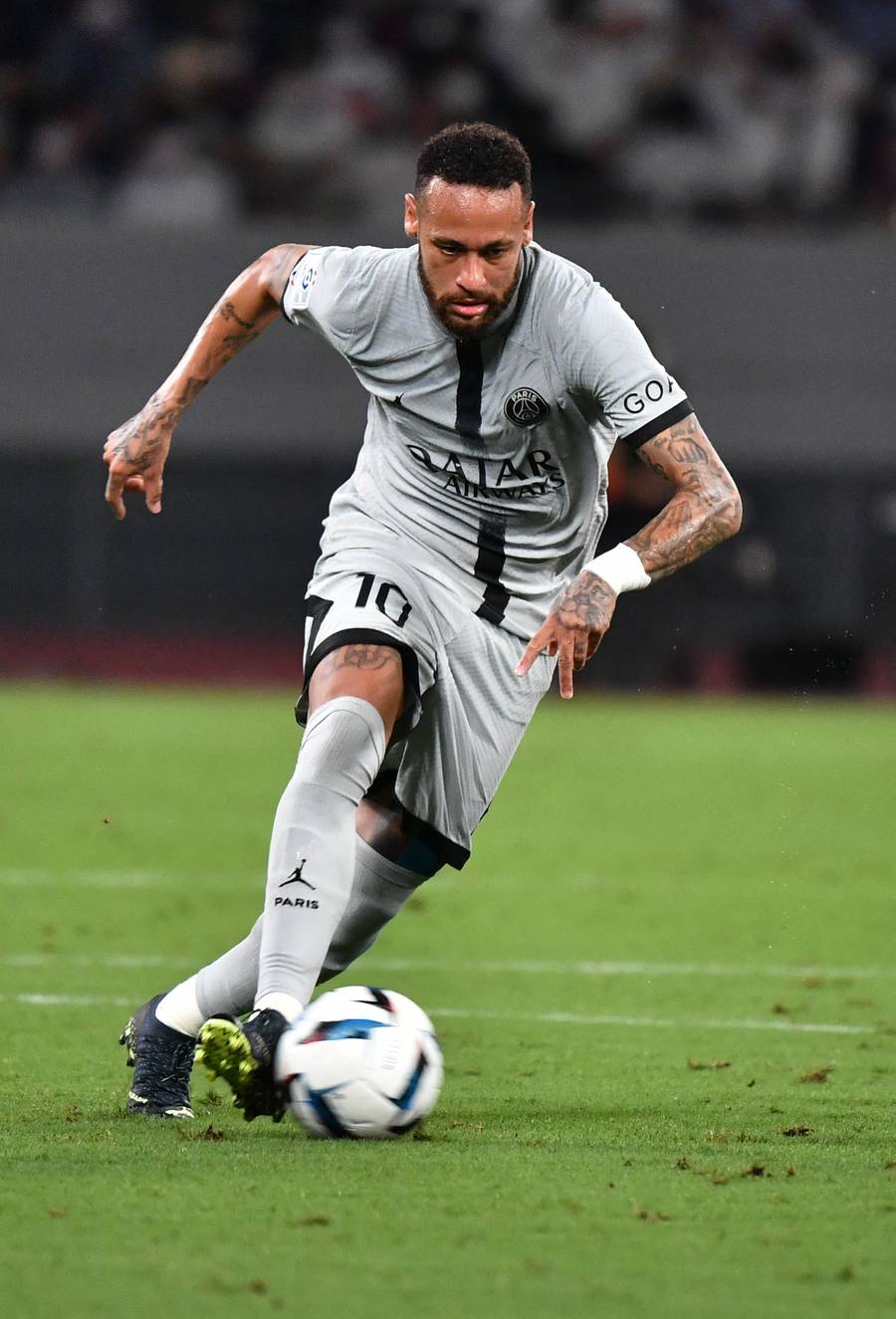 Guardiola niega que Neymar haya sido ofrecido al Manchester City