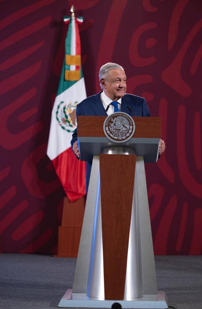 AMLO quiere invitar a conservadores a ma&ntilde;anera