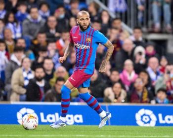 Dani Alves llegar&iacute;a a M&eacute;xico este fin de semana para fichar con los Pumas