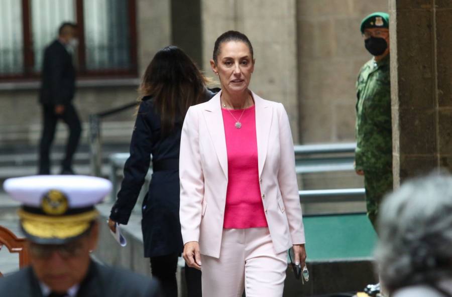 Sheinbaum revela que sí hay denuncia contra jóvenes que se subieron al techo del Metro