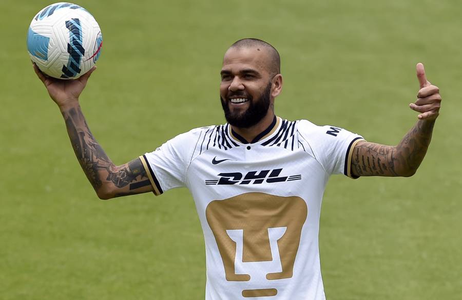 Llegó Dani Alves a los Pumas y desató lluvia de memes