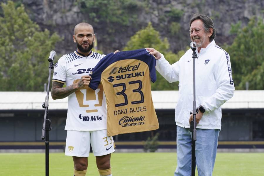 Dani Alves usará el dorsal 33 con los Pumas; podría debutar contra el Mazatán