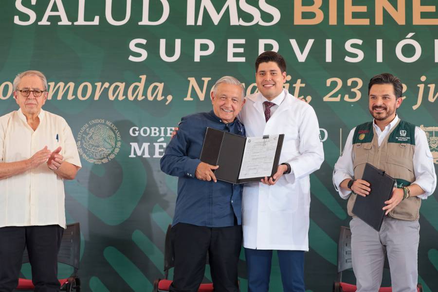 AMLO refrenda compromiso de basificar personal médico del país