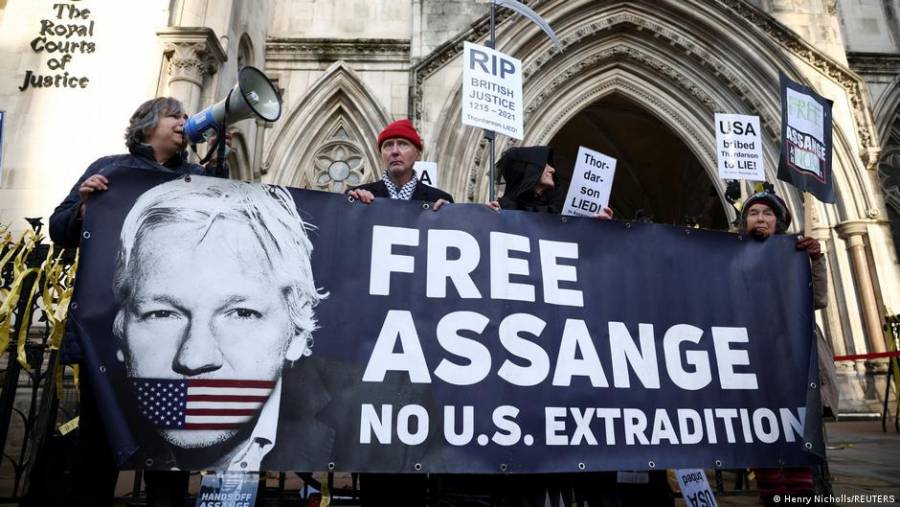 Agradecida con AMLO se dice Stella Moris, esposa de Julian Assange