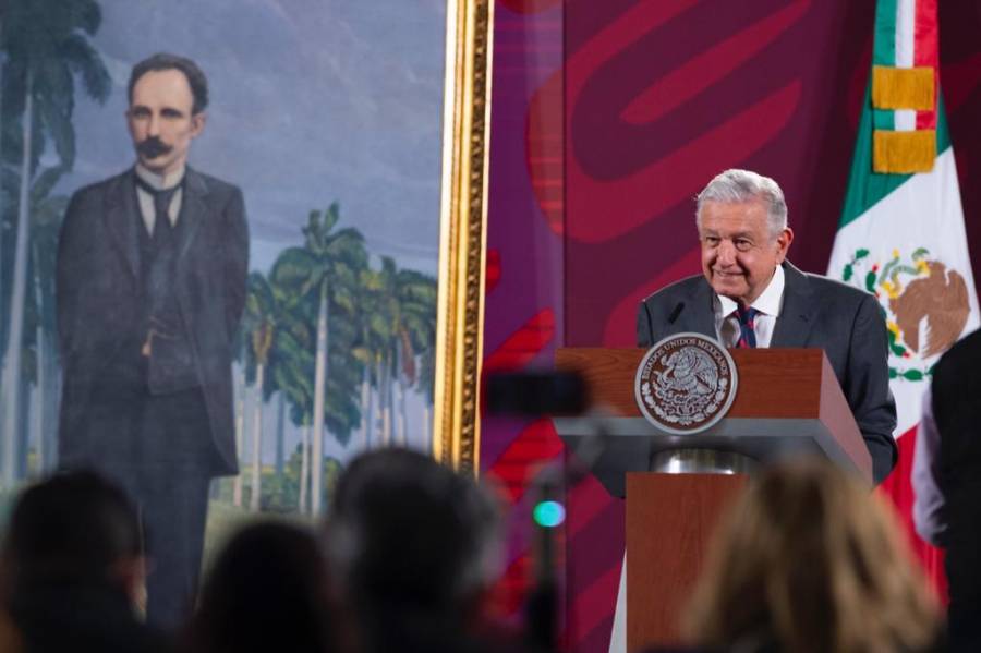 AMLO pide democracia al interior de Morena