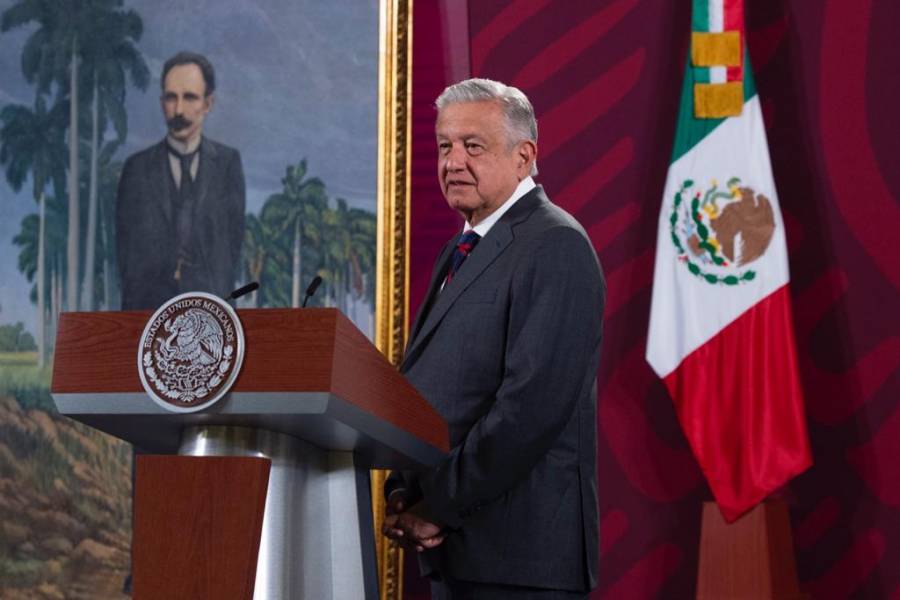 “Cuido que nadie sea perseguido”: López Obrador, al deslindarse de retención de Alejandro Moreno en el AICM