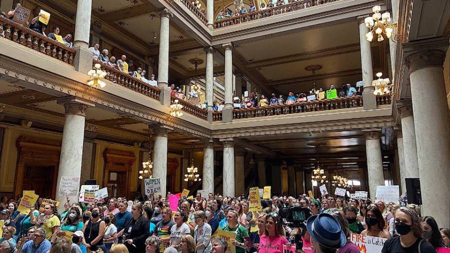 Legisladores republicanos en Indiana buscan aprobar ley en contra de aborto