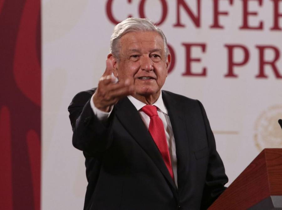 AMLO anuncia reforma a la ley de austeridad para que nadie gane más que él