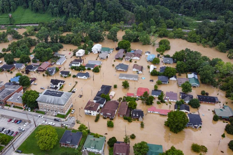 Inundaciones en el sur de EEUU elevan número de muertes a 25