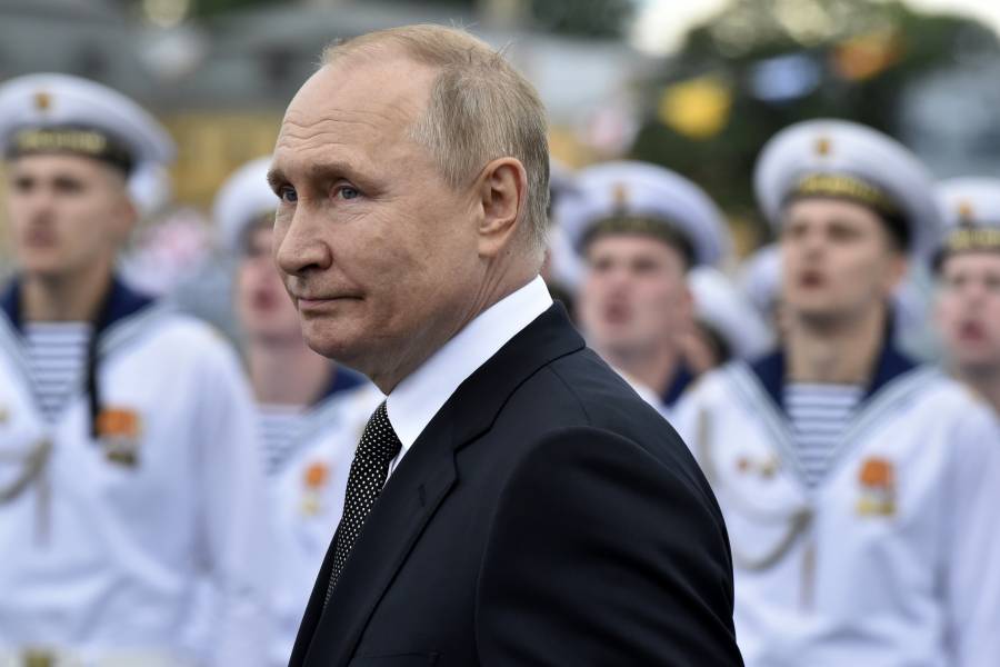 Advierte Putin sobre nueva doctrina naval