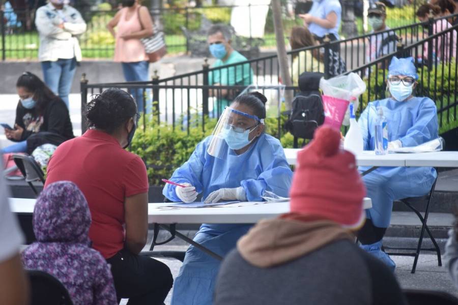 Comienza descenso en contagios por Covid-19 en Querétaro