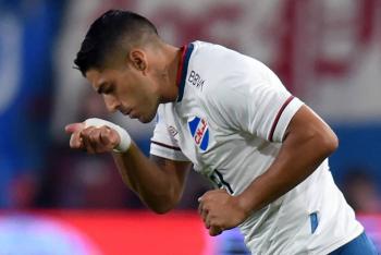 Su&aacute;rez vuelve a jugar en Nacional de Uruguay 17 a&ntilde;os despu&eacute;s de su debut