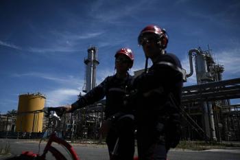 La OPEP+ acuerda ligero aumento de producci&oacute;n en petr&oacute;leo pese a la presi&oacute;n de EEUU