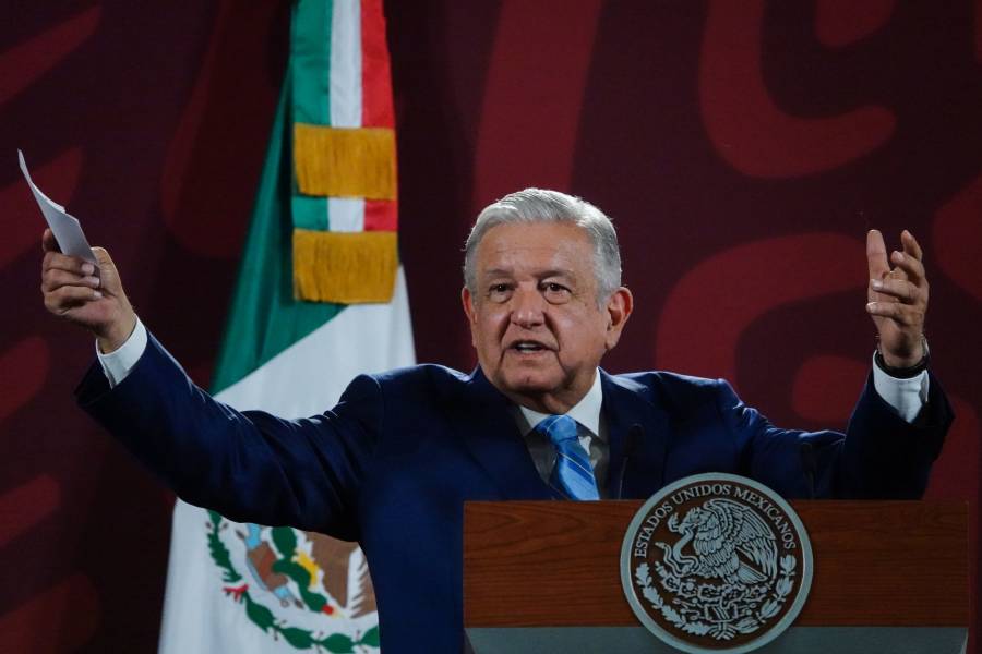 “Intelectuales org&aacute;nicos son traidores a la patria por defender intereses extranjeros”: AMLO