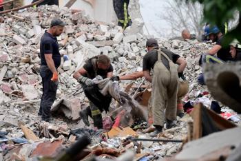 Ucrania acusa a Rusia de lanzar bombas en cerca de planta nuclear