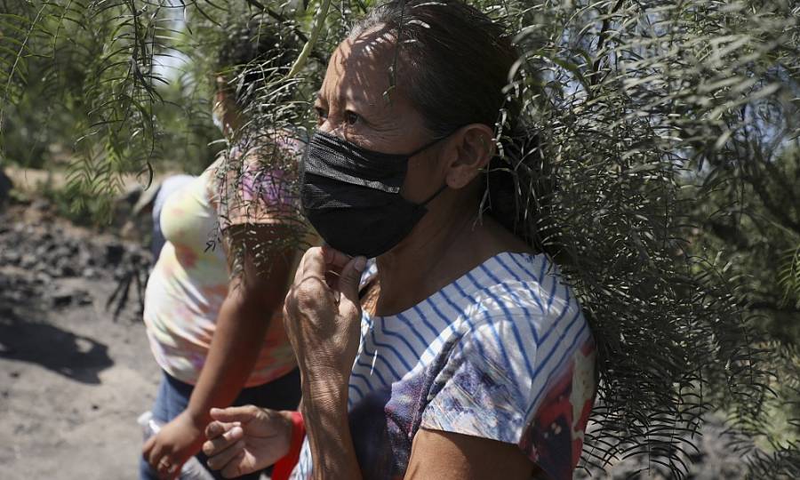 Familias de mineros desesperan, advierten que si no se hacen algo ellos mismos bajarán