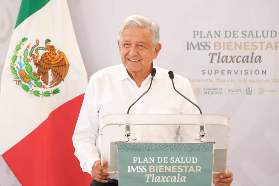 Plan de Salud para el Bienestar mejora salarios del personal médico para dignificar su labor: AMLO